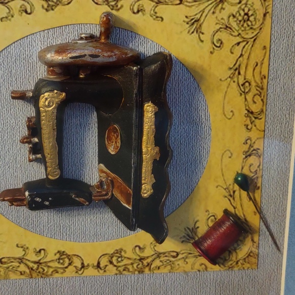 Maven "My Sewing Notions"  storage box - Picture 4 of 10